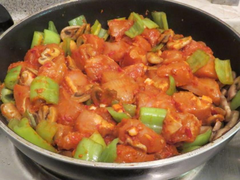 Kochen: Hähnchen-Gulasch - Rezept mit Bild - kochbar.de