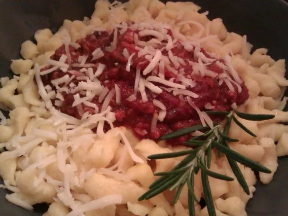 Rezept: Tofubolognese mit Dinkelknöpfle Bild Nr. 3 Tofubolognese mit Dinkelknöpfle - Rezept - Bild Nr. 3