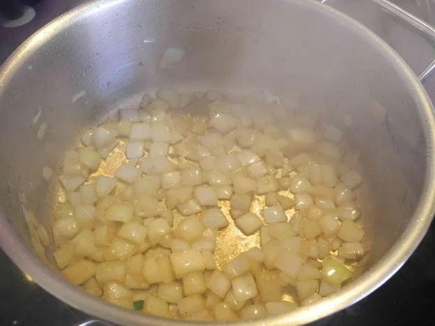 Vegan : Kartoffelsuppe mit Kohlrabiblättern - Rezept - Bild Nr. 2