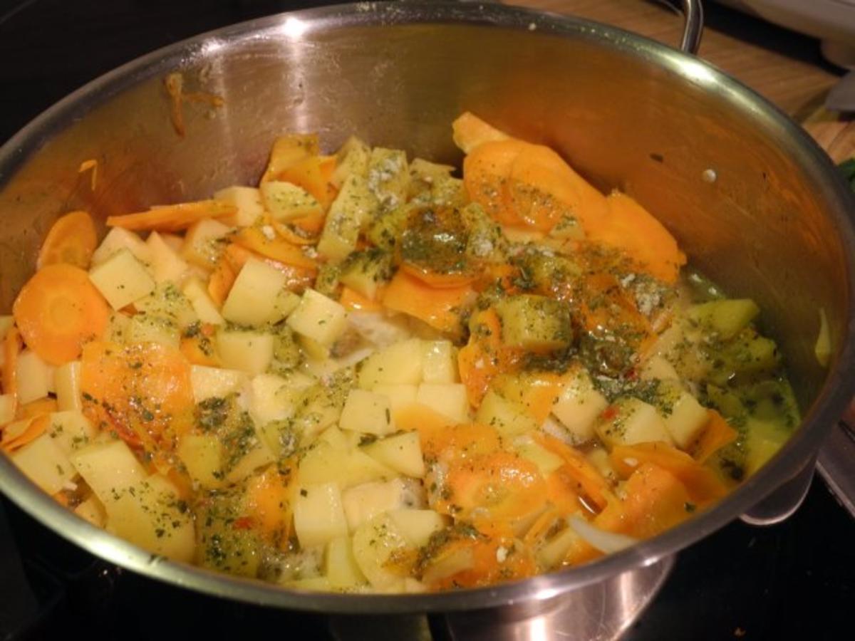 Vegan : Kartoffelsuppe mit Kohlrabiblättern - Rezept - Bild Nr. 5