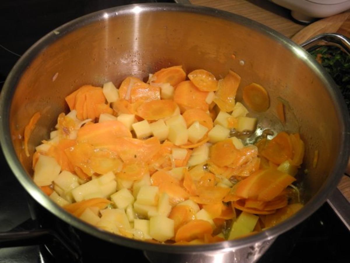 Vegan : Kartoffelsuppe mit Kohlrabiblättern - Rezept - Bild Nr. 3