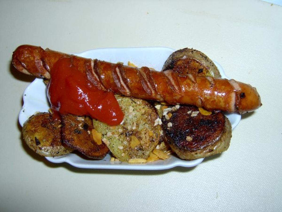 Gebratene Currybockwurst mit Kartoffelspalten - Rezept - Bild Nr. 2