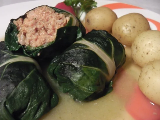 Mangold-Rouladen auf einem Spiegel aus Mangoldpürree (Sølvbederoulader) - Rezept - Bild Nr. 2