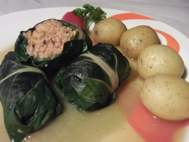 Mangold-Rouladen auf einem Spiegel aus Mangoldpürree (Sølvbederoulader) - Rezept - Bild Nr. 3