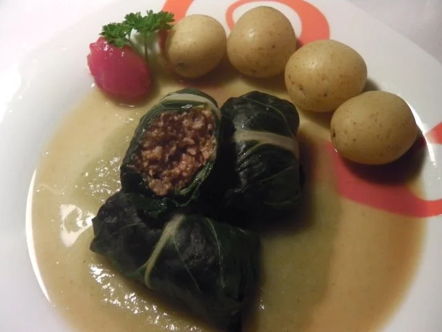 Mangold-Rouladen auf einem Spiegel aus Mangoldpürree (Sølvbederoulader) - Rezept - Bild Nr. 4