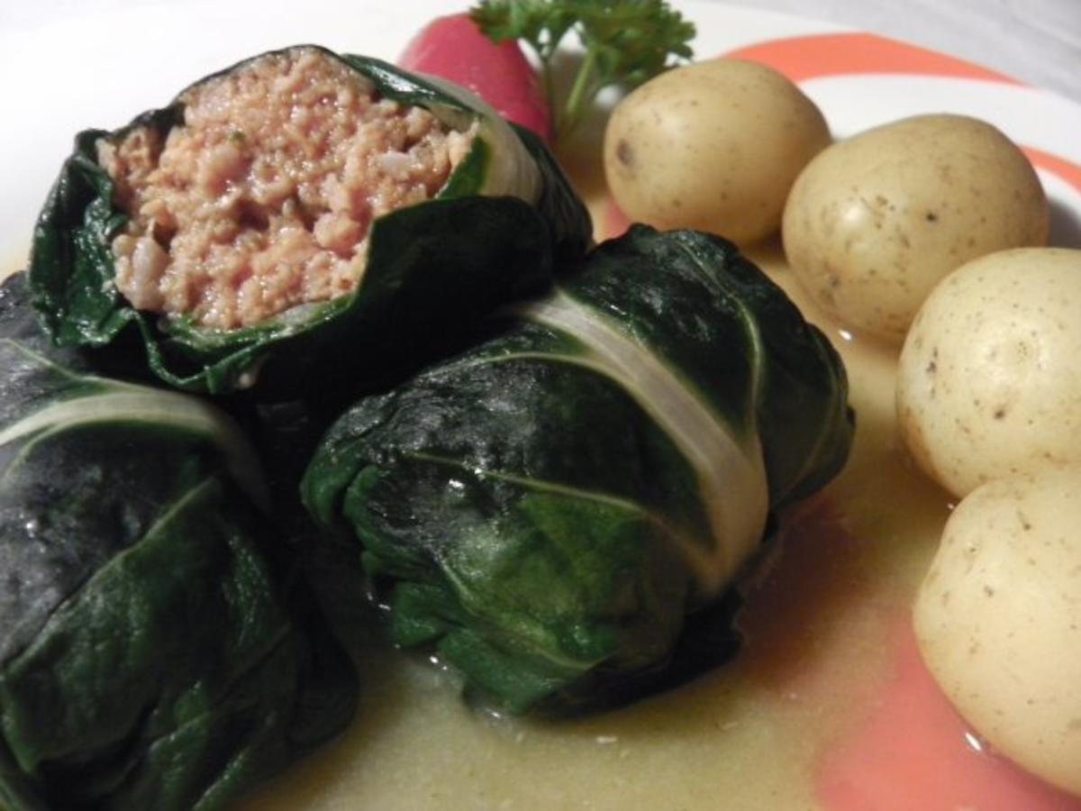 Mangold Rouladen auf einem Spiegel aus Mangoldpürree Sølvbederoulader ...