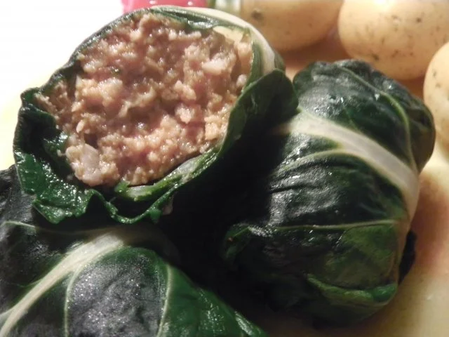 Mangold-Rouladen auf einem Spiegel aus Mangoldpürree (Sølvbederoulader) - Rezept - Bild Nr. 14