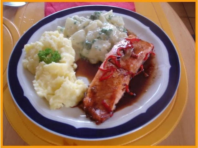 Lachsfilet mit Kohlrabigemüse und Kartoffelstampf - Rezept