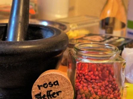 Hähnchenbrust unter Ziegenkäsehaube mit karamellisierten Thymianbirnen - Rezept - Bild Nr. 4