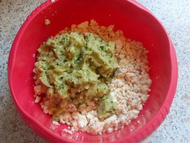 Rezept: Vorspeisen/Dips: Würziger Zucchini-Schafskäse-Dip Bild Nr. 7 Vorspeisen/Dips: Würziger Zucchini-Schafskäse-Dip - Rezept - Bild Nr. 7