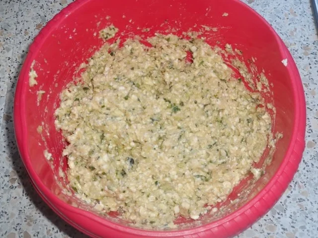 Rezept: Vorspeisen/Dips: Würziger Zucchini-Schafskäse-Dip Bild Nr. 8 Vorspeisen/Dips: Würziger Zucchini-Schafskäse-Dip - Rezept - Bild Nr. 8