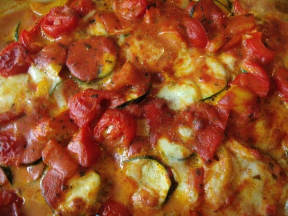 Hähnchenfilet in  Tomatensoße mit Mozzarella im Gemüsebett - Rezept - Bild Nr. 9