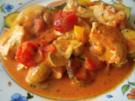 Hähnchenfilet in  Tomatensoße mit Mozzarella im Gemüsebett - Rezept