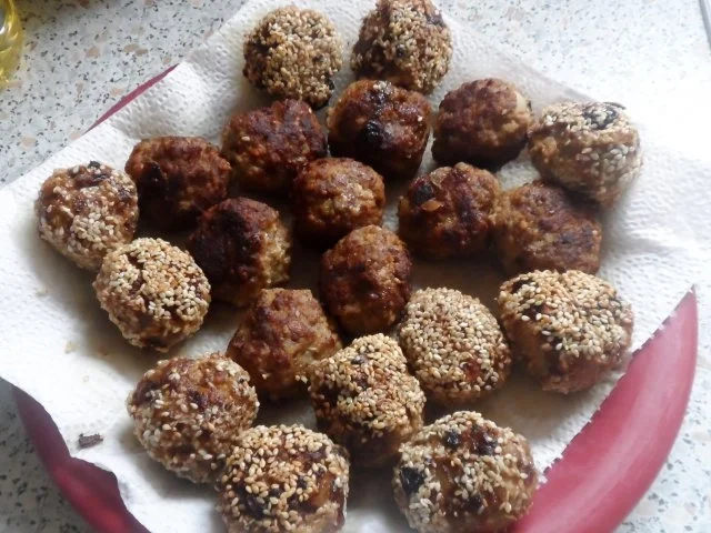 Rezept: Orientalische Couscous-Rosinen-Hackbällchen Bild Nr. 10 Orientalische Couscous-Rosinen-Hackbällchen - Rezept - Bild Nr. 10