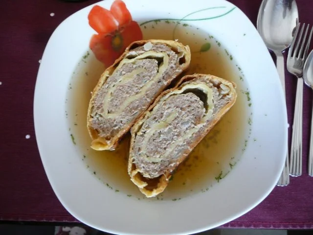 Strudel in Rinderbrühe - Rezept - Bild Nr. 2