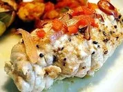 gefüllte Hähnchenbrust mit Schafskäse auf Zucchinisalat dazu Kartoffelauflauf mit Pilzen - Rezept