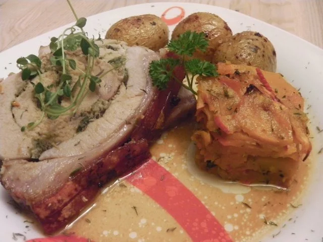 Mein "Herbstbraten" - Schweinebraten mit Pakchoi-Kresse-Fülle und Hokkaido-Kürbishachl - Rezept - Bild Nr. 5