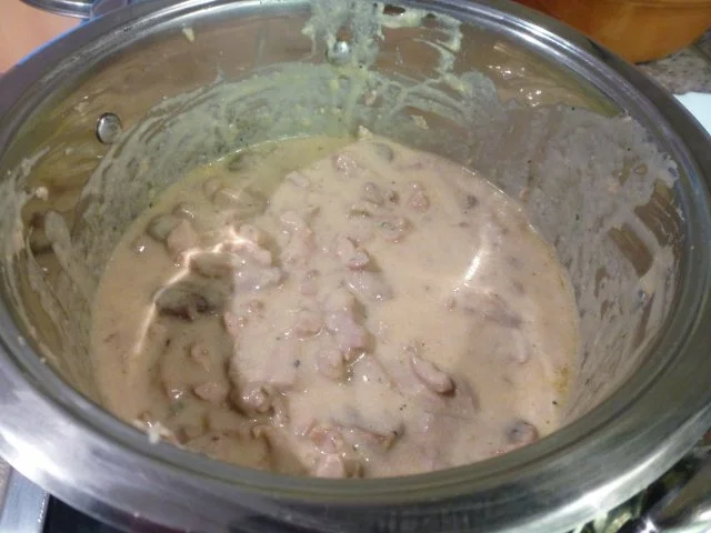 Rezept: Pilz-Rahmgeschnetzeltes auf Kräuterreis Bild Nr. 2 Pilz-Rahmgeschnetzeltes auf Kräuterreis - Rezept - Bild Nr. 2