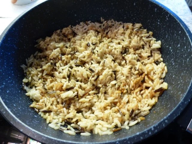 Rezept: Pilz-Rahmgeschnetzeltes auf Kräuterreis Bild Nr. 5 Pilz-Rahmgeschnetzeltes auf Kräuterreis - Rezept - Bild Nr. 5