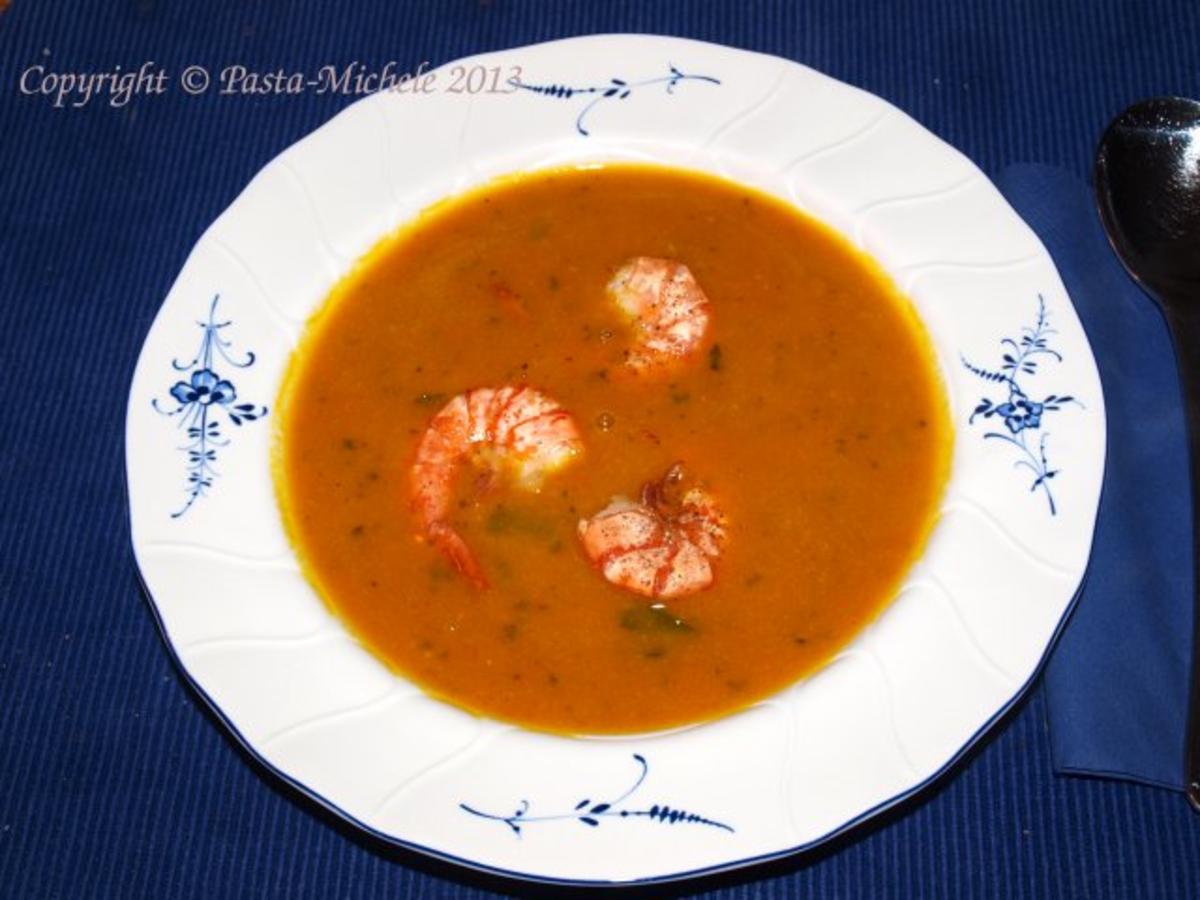 Kürbissuppe Asia mit Kokosmilch und Garnelen - Rezept - kochbar.de