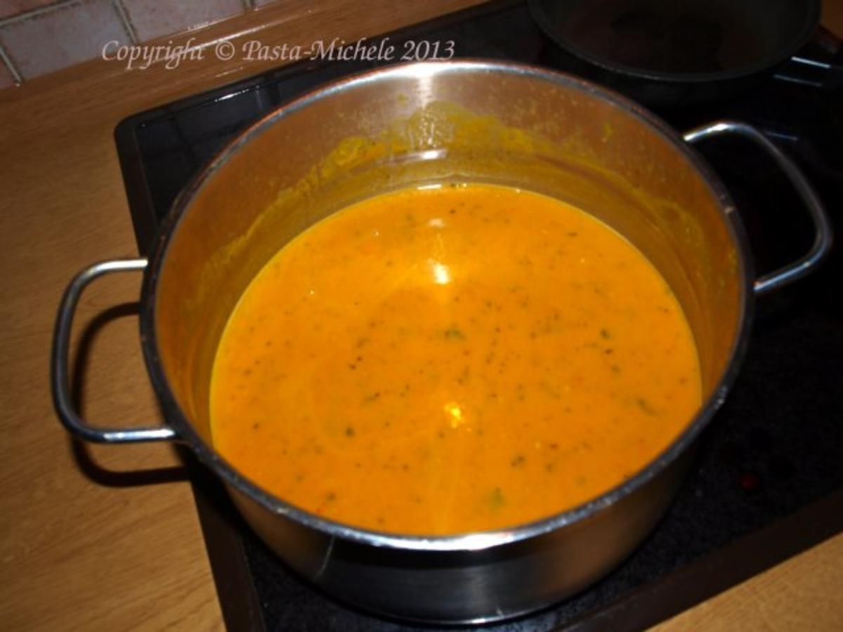 Kürbissuppe Asia mit Kokosmilch und Garnelen - einfach - von pasta-michele