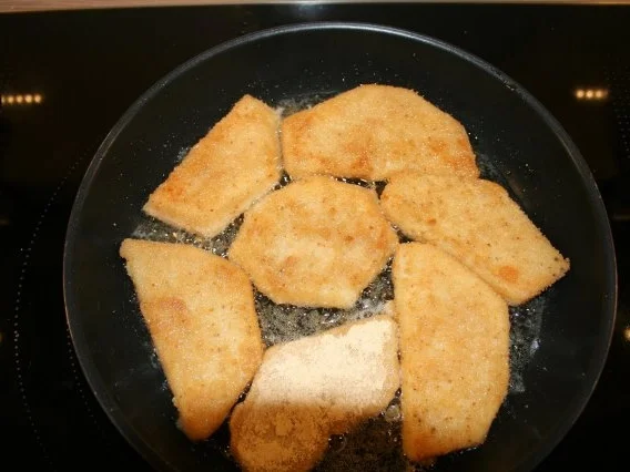Sellerieschnitzel mit Kokoscurry - Ananassoße - Rezept - Bild Nr. 5
