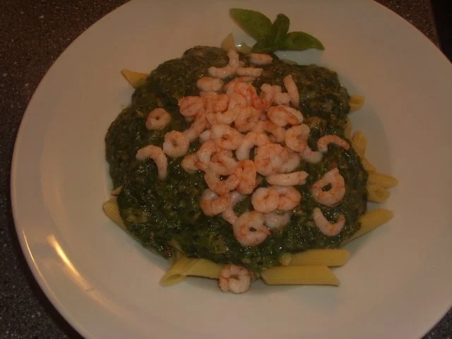 Pasta mit Spinat, Thunfisch und Krabben - Rezept