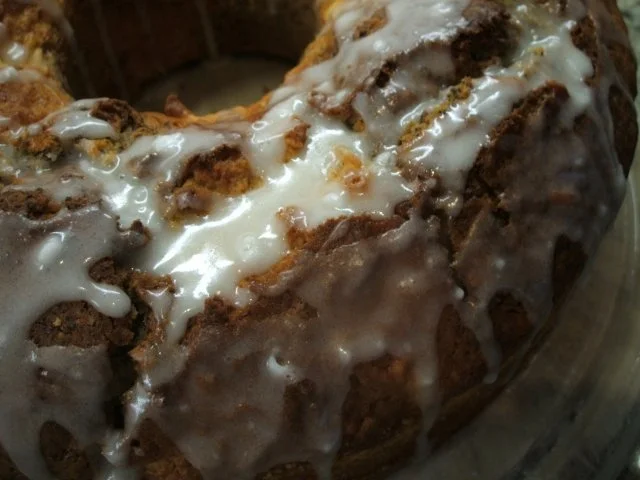 Backen: Saftiger  Apfel-Mohn-Gugelhupf - Rezept - Bild Nr. 8