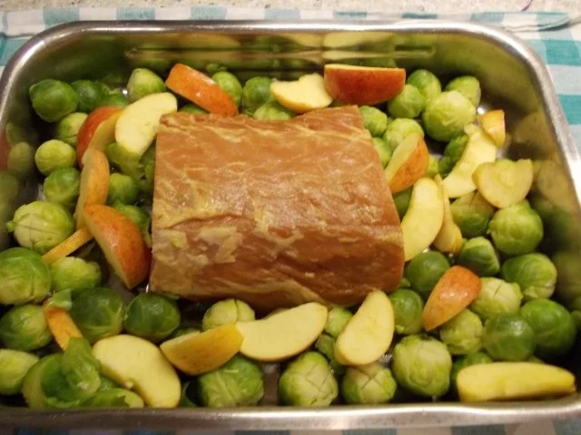 Kasseler mit Apfel-Rosenkohl - Rezept - Bild Nr. 7