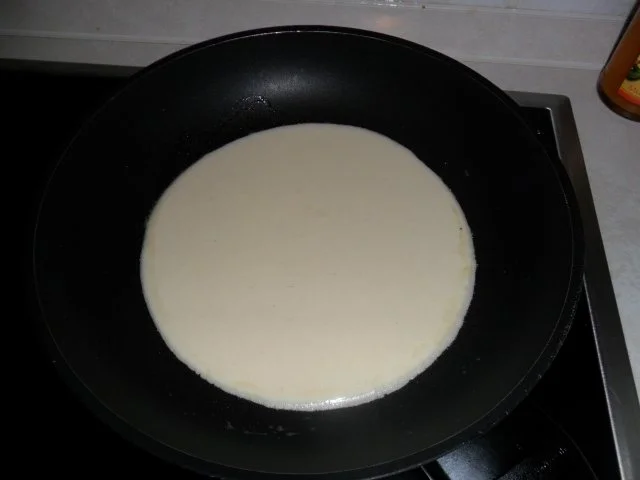 Pfannkuchen: Zimt-Cocos-Pfannkuchen mit Mini-Bananenstückchen und Ahornsirup - Rezept - Bild Nr. 4