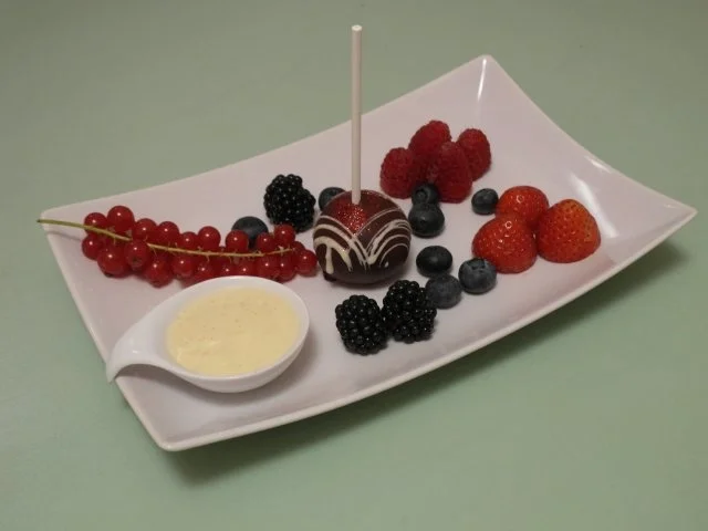 Rezept: Schokoladen Cake Pops mit Früchten Schokoladen Cake Pops mit Früchten - Rezept