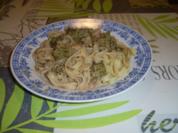 Bandnudeln an Brokoli-Schmelzkäsesoße - Rezept