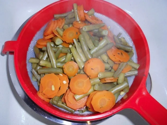 Rezept: Schnippelbohnen mit Möhren Bild Nr. 6 Schnippelbohnen mit Möhren - Rezept - Bild Nr. 6