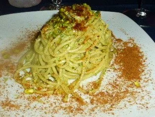 Spaghetti mit Pistazienpesto, Bottarga und Ricotta Salata - Rezept