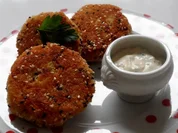 Resteküche: Knusprige Zitronen-Mango-Reis-Bratlinge mit einem Orangen-Erdnuss-Dip - Rezept