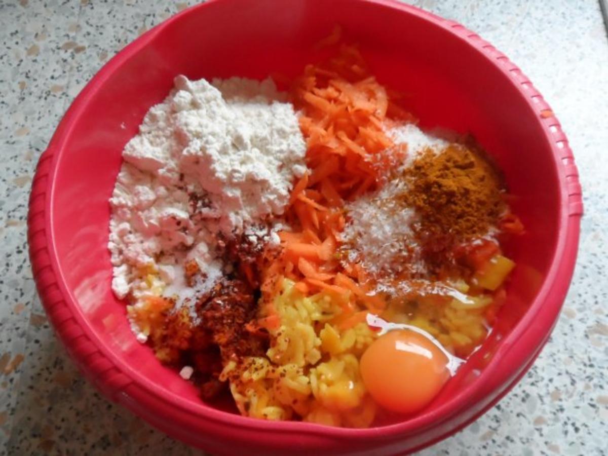 Resteküche: Knusprige Zitronen-Mango-Reis-Bratlinge mit einem Orangen-Erdnuss-Dip - Rezept - Bild Nr. 2