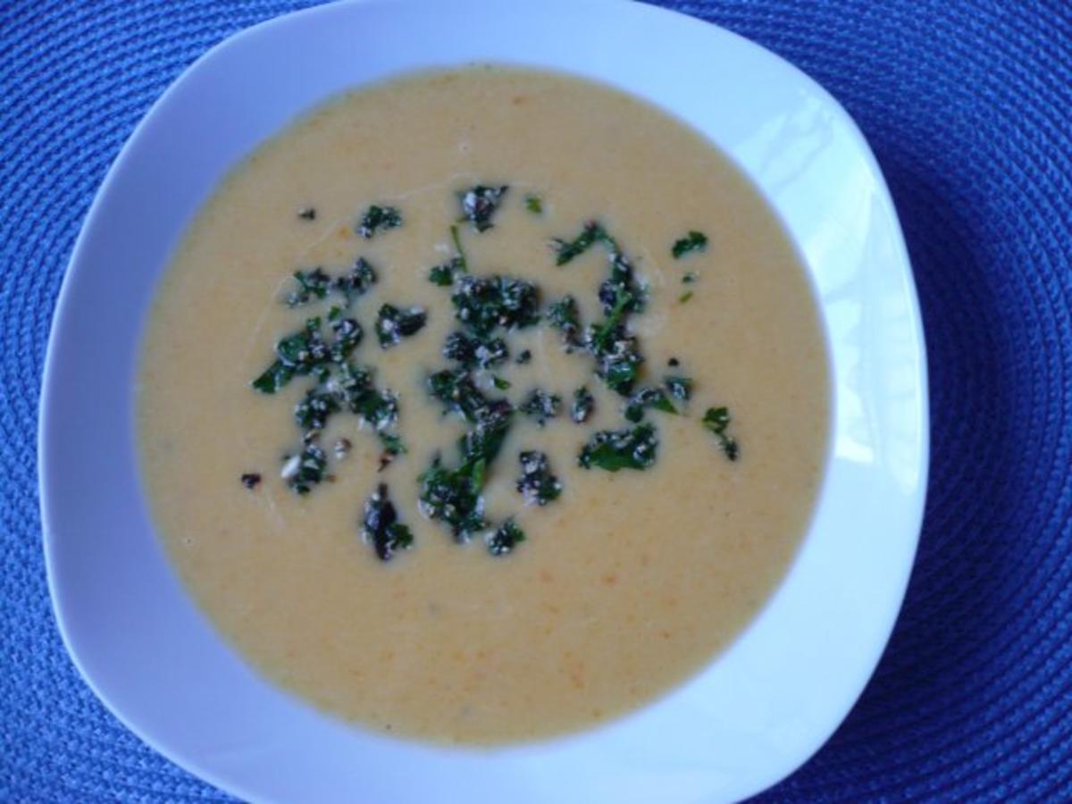 Bilder für Kürbiscremesuppe mit Kürbispesto - Rezept