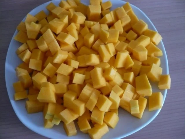 Rezept: Kürbiscremesuppe mit Kürbispesto Bild Nr. 4 Kürbiscremesuppe mit Kürbispesto - Rezept - Bild Nr. 4