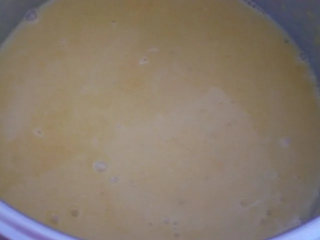 Rezept: Kürbiscremesuppe mit Kürbispesto Bild Nr. 6 Kürbiscremesuppe mit Kürbispesto - Rezept - Bild Nr. 6