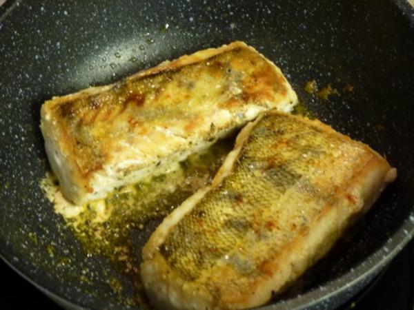 Zanderfilet auf der Haut gebraten mit Salat - schnell &amp; einfach - von ...