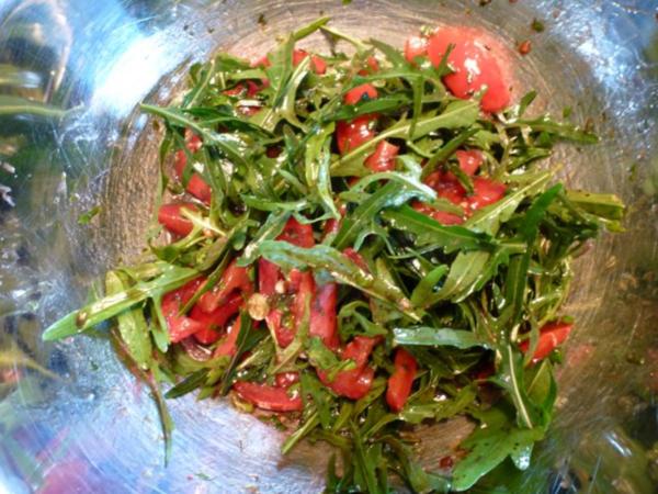 Zanderfilet auf der Haut gebraten mit Salat - schnell &amp; einfach - von ...