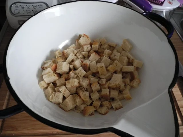 Beilage : ....nen Semmelkloß in Form gebracht ;-) - Rezept - Bild Nr. 5