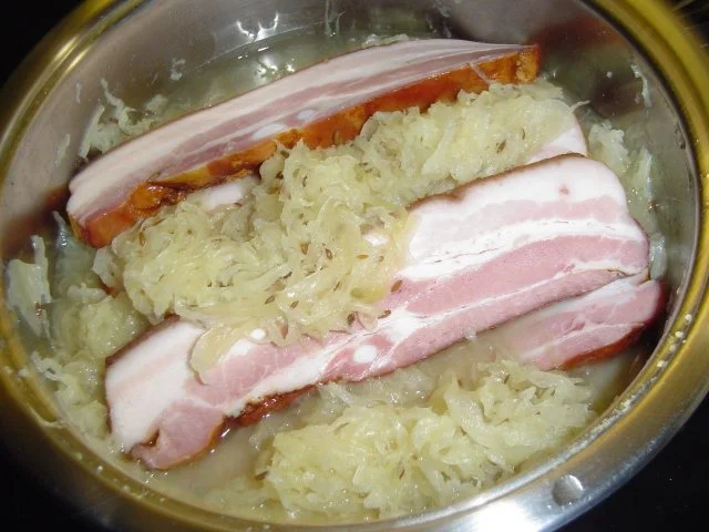 Rezept: Böhmische Knödel mit Sauerkraut Bild Nr. 7 Böhmische Knödel mit Sauerkraut - Rezept - Bild Nr. 7