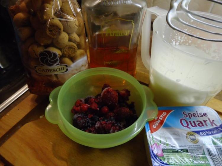 Amaretto Quark Creme mit Beeren - schnell &amp; einfach - von Redbarett