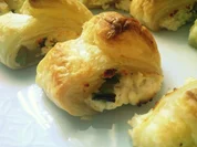 Blätterteig Teilchen mit leckerer Lauch-Feta Füllung - Rezept
