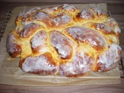 Hefe-Quark-Zopf gefüllt - Rezept