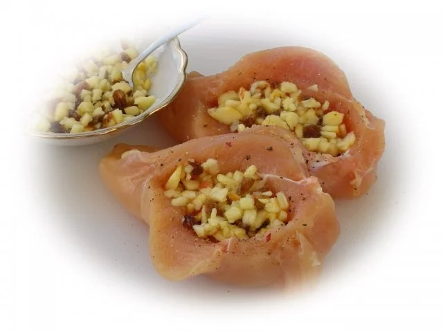 Gefüllte Hähnchenbrust im Speckmantel mit Rote-Bete-Meerrettichsoße - Rezept - Bild Nr. 4