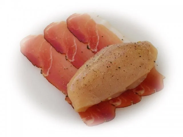 Gefüllte Hähnchenbrust im Speckmantel mit Rote-Bete-Meerrettichsoße - Rezept - Bild Nr. 5