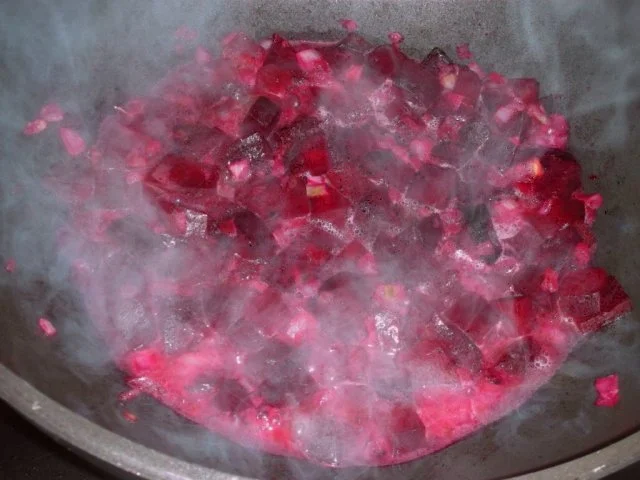 Gefüllte Hähnchenbrust im Speckmantel mit Rote-Bete-Meerrettichsoße - Rezept - Bild Nr. 12