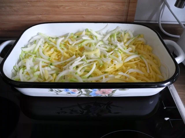 Rezept: Vegetarisch : Gemüseauflauf mit Parmesan überbacken Bild Nr. 8 Vegetarisch : Gemüseauflauf mit Parmesan überbacken - Rezept - Bild Nr. 8